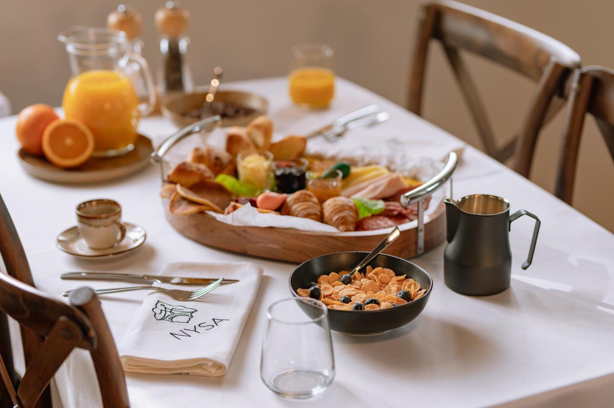 Νysa Hotel Moustheni Luaran gambar